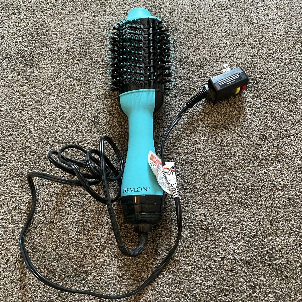 Revlon blowdrying curler - lightly used